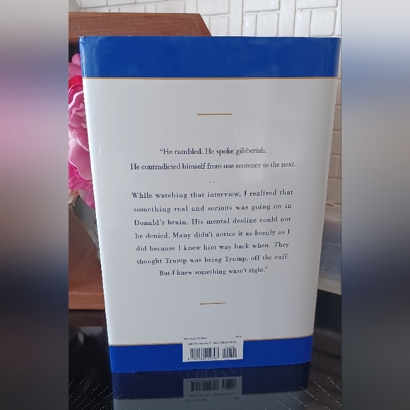 Unhinged Omarosa Manigault Newman An insider's account of The Trump White House - Picture 3 of 10